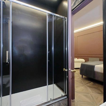 Ych-Butterfly Flat Close Trevi Fountain روما المظهر الخارجي الصورة