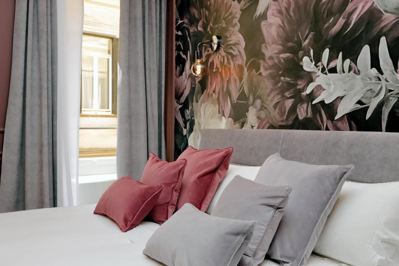 Ych-Butterfly Flat Close Trevi Fountain روما المظهر الخارجي الصورة