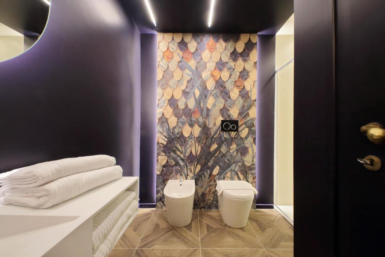 Ych-Butterfly Flat Close Trevi Fountain روما المظهر الخارجي الصورة