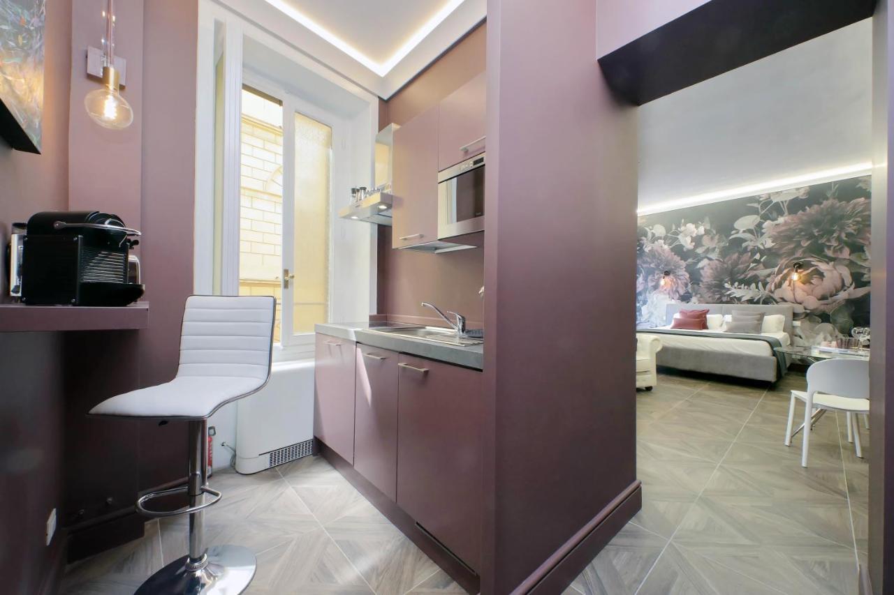 Ych-Butterfly Flat Close Trevi Fountain روما المظهر الخارجي الصورة